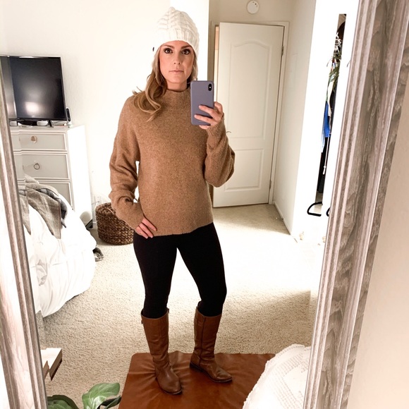 H&M Sweaters - H&M Turtle Neck Sweatshirt